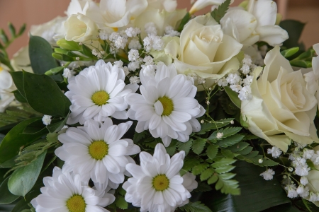 Corona Funeraria Selecta, Corona de Flores para Difuntos, Flores para Defunción, Envíos Florales al Tanatorio, Arreglos Florales Fúnebres
